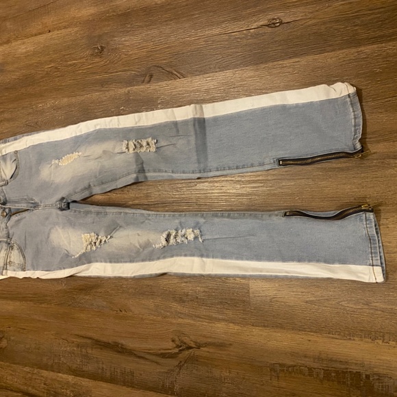 Jeans - Picture 2 of 4